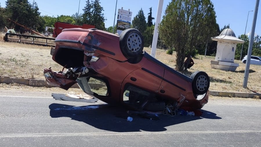 Uşak’ta trafik kazası: 3 yaralı
