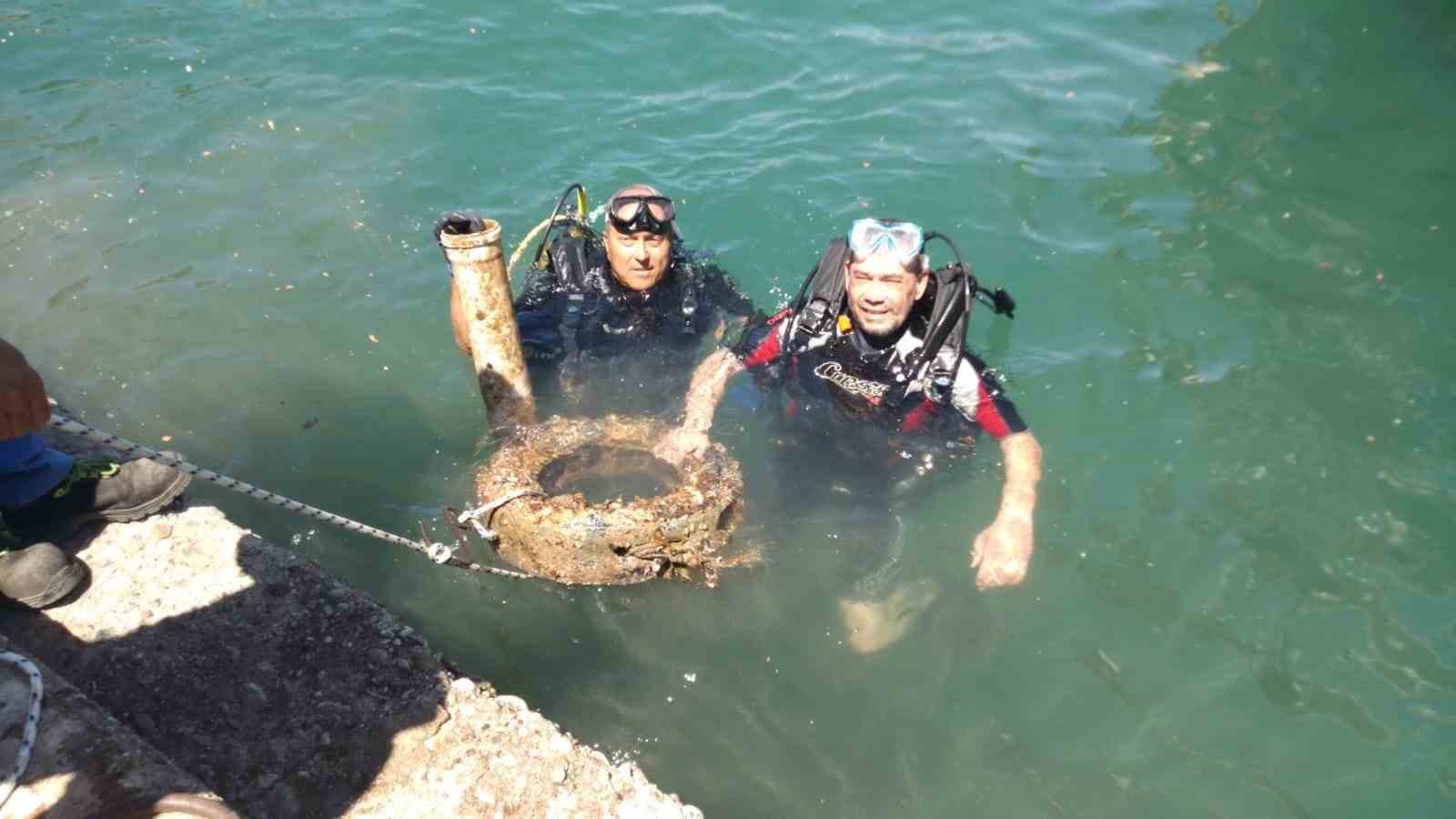 Fethiye’de deniz temizliği: Denizden market arabası çıktı
