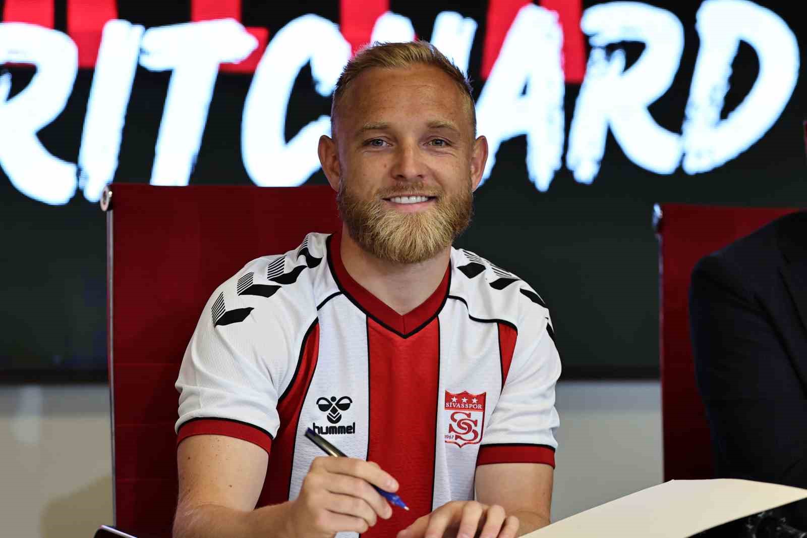 Alex Pritchard, Sivasspor’a imzayı attı
