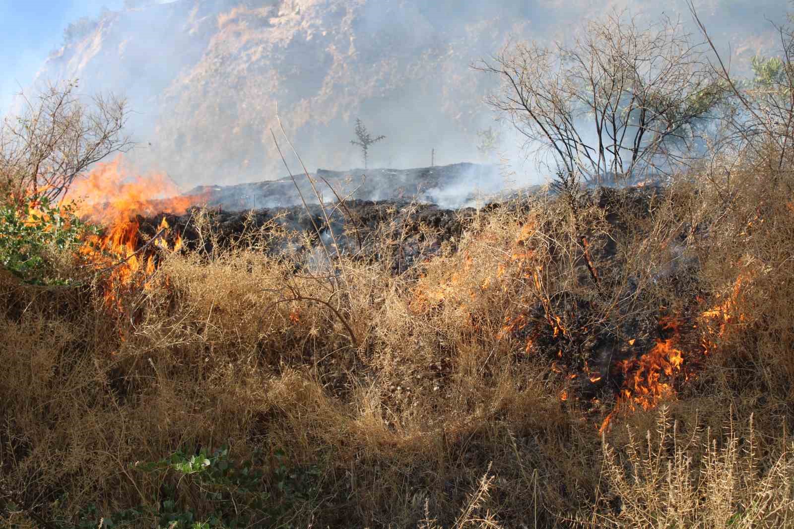 Aytepe’deki yangın kontrol altına alındı
