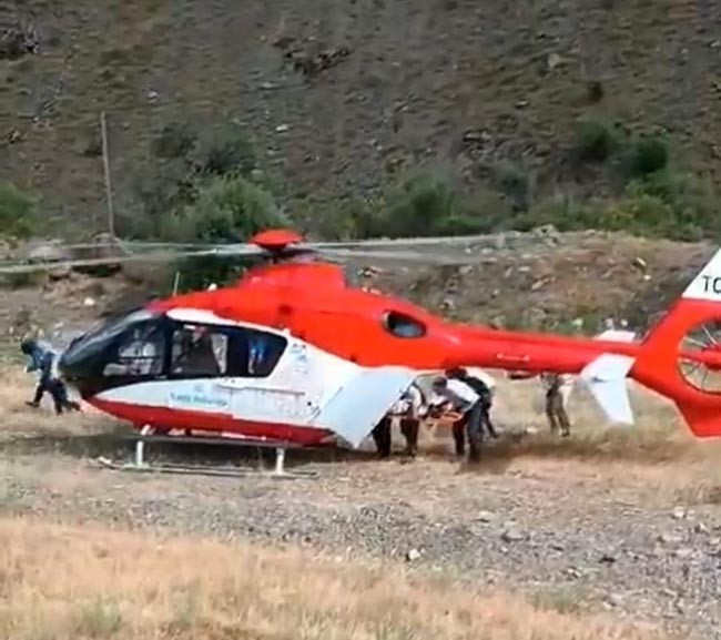 Bitlis’te ambulans helikopter 40 yaşındaki hasta için havalandı
