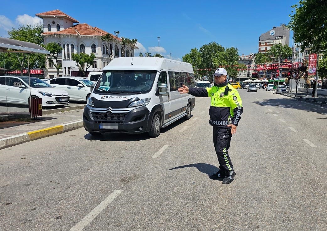 Bandırma’da trafik denetimlerinde 59 sürücünün ehliyetine el konuldu
