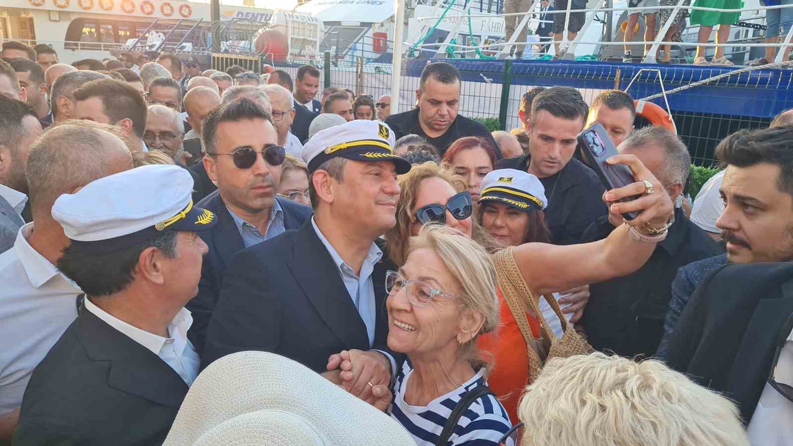 CHP Genel Başkanı Özel deniz otobüsünün ilk seferi ile Bodrum’da
