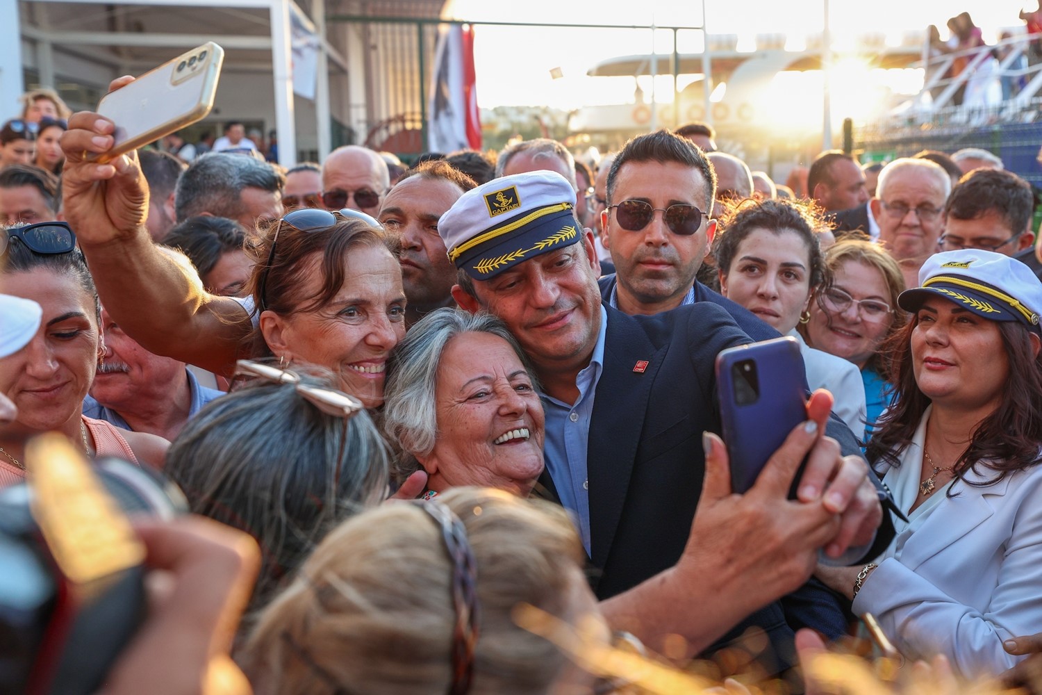 CHP Genel Başkanı Özel deniz otobüsünün ilk seferi ile Bodrum’da
