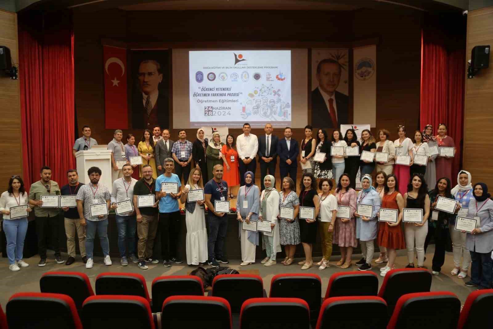 Melikgazi Belediyesi “Öğrenci Yetenekli Öğretmen Farkında” Projesini tamamladı
