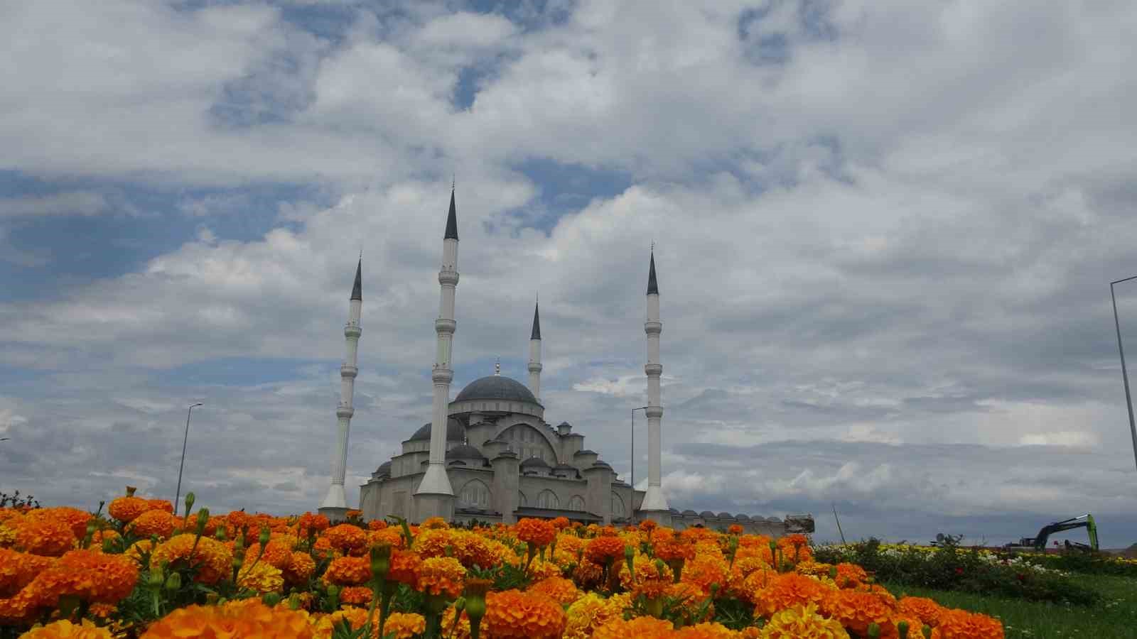 İnşaatı sona yaklaştıkça mimari görselliği öne çıkıyor
