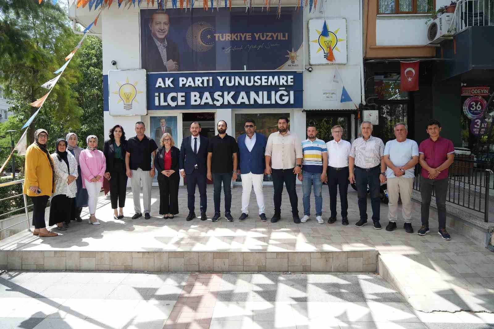 AK Parti Yunusemre İlçe Başkanı Durmaz’dan CHP’li belediyelere eleştiri
