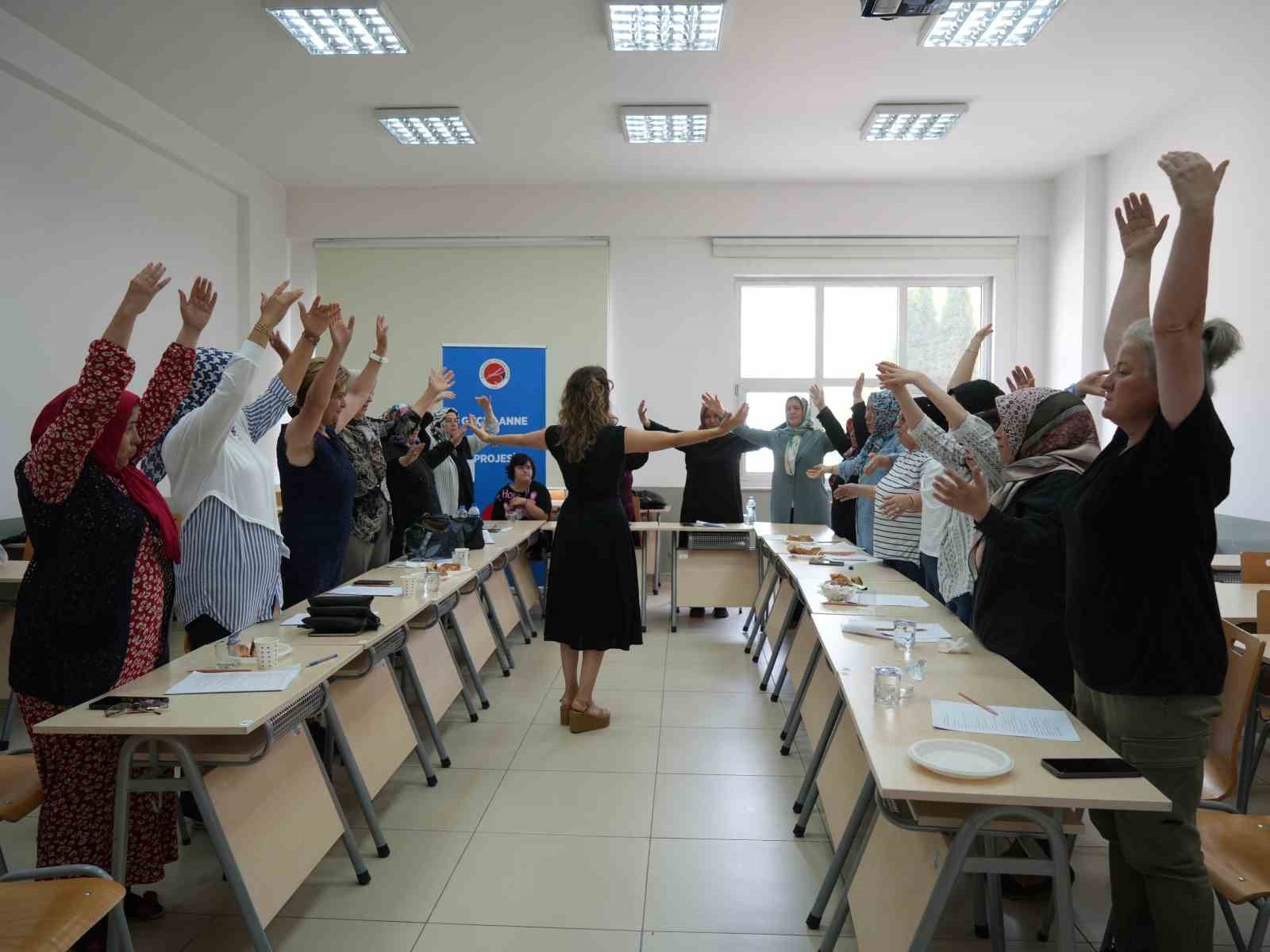 Özel birey anneleri hem meslek öğreniyor hem de çocuklarıyla hoşça vakit geçiriyor
