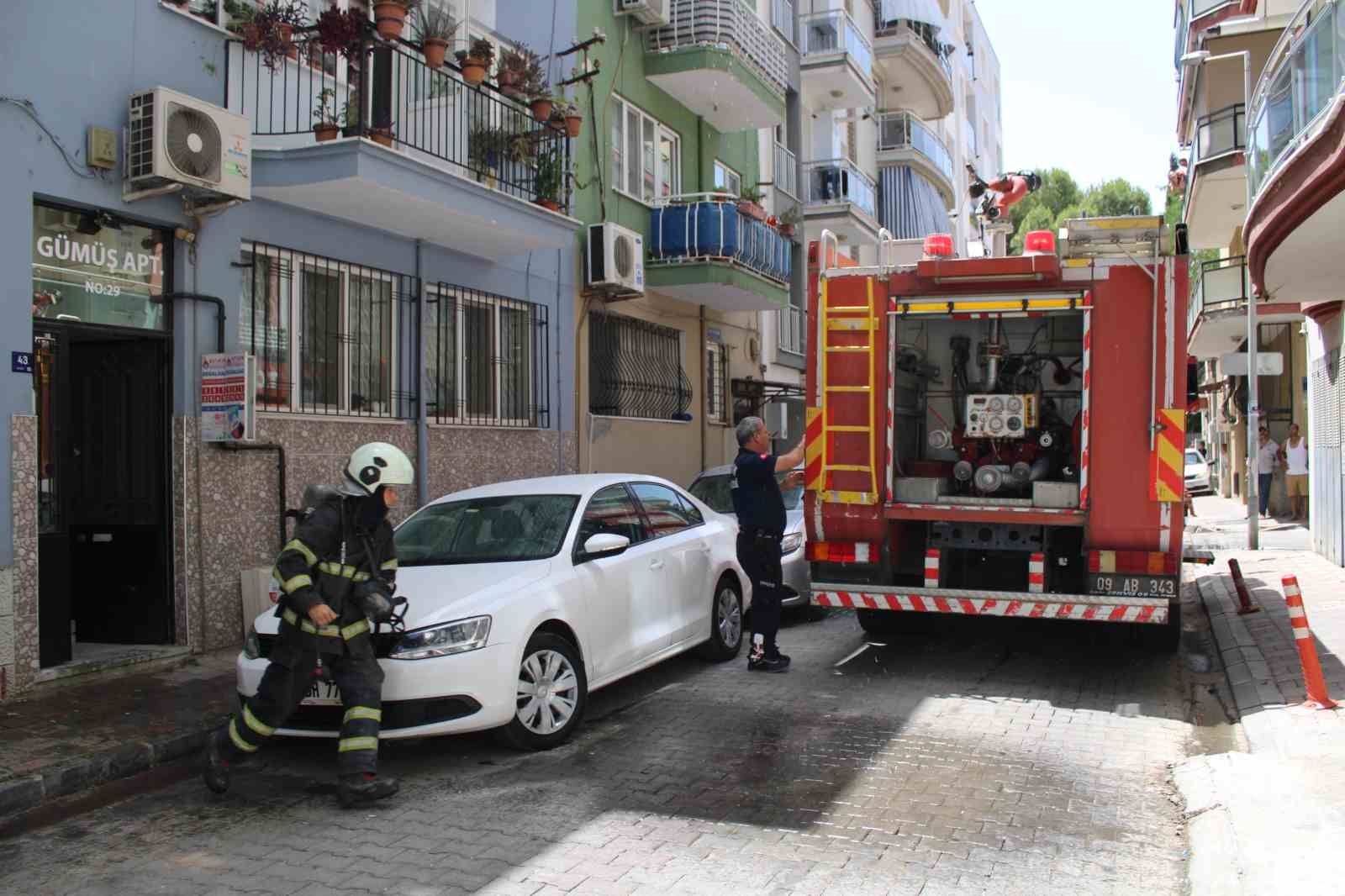 Balkondaki kombiden çıkan yangın büyümeden söndürüldü
