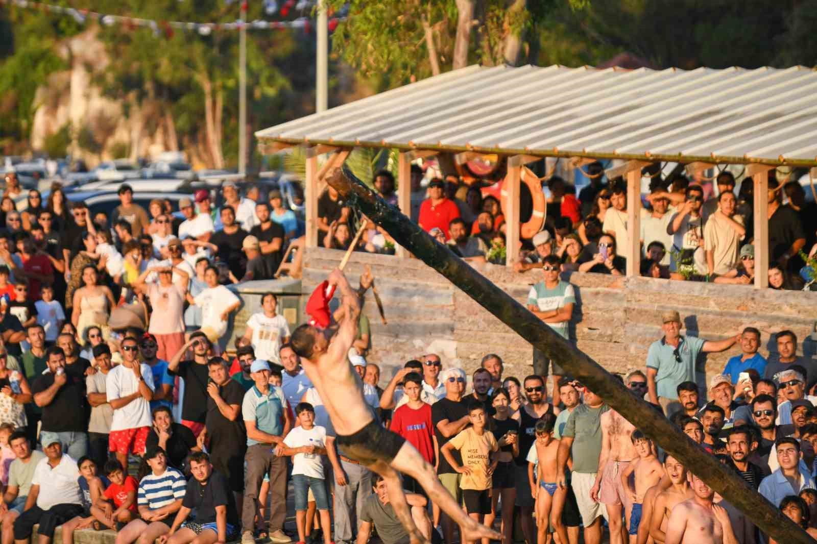 Antalya’da takı töreni gibi Kabotaj Bayramı
