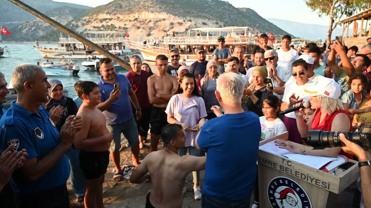 Antalya’da takı töreni gibi Kabotaj Bayramı
