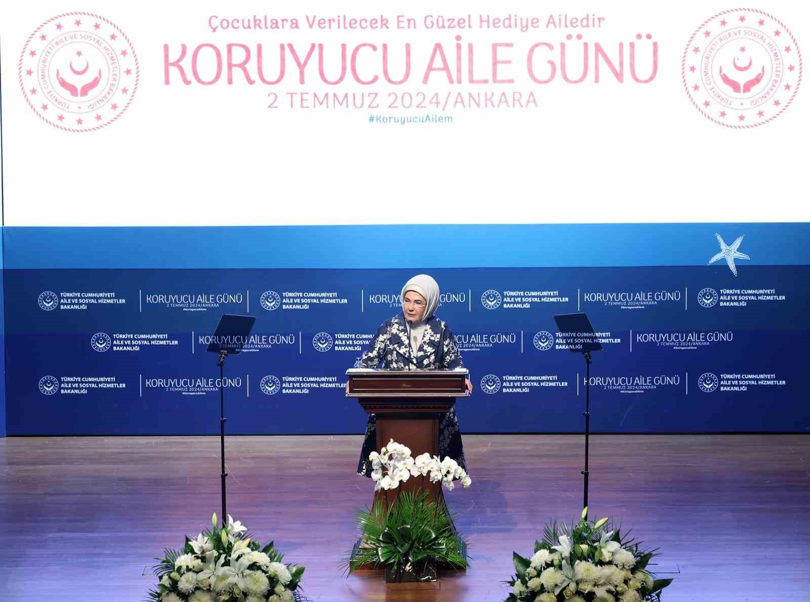 Emine Erdoğan, Gönül Elçileri ve koruyucu ailelerle bir araya geldi:
