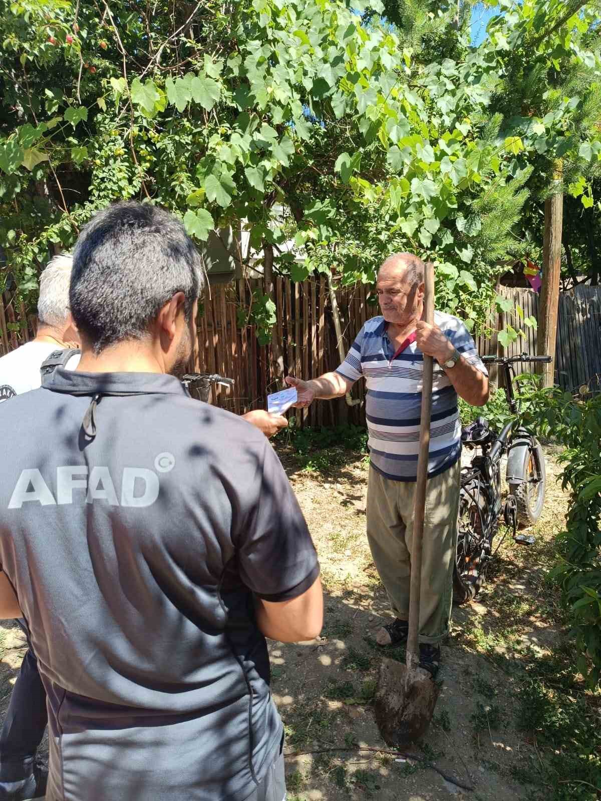 Selden zarar gören mahalle halkına bilgilendirme
