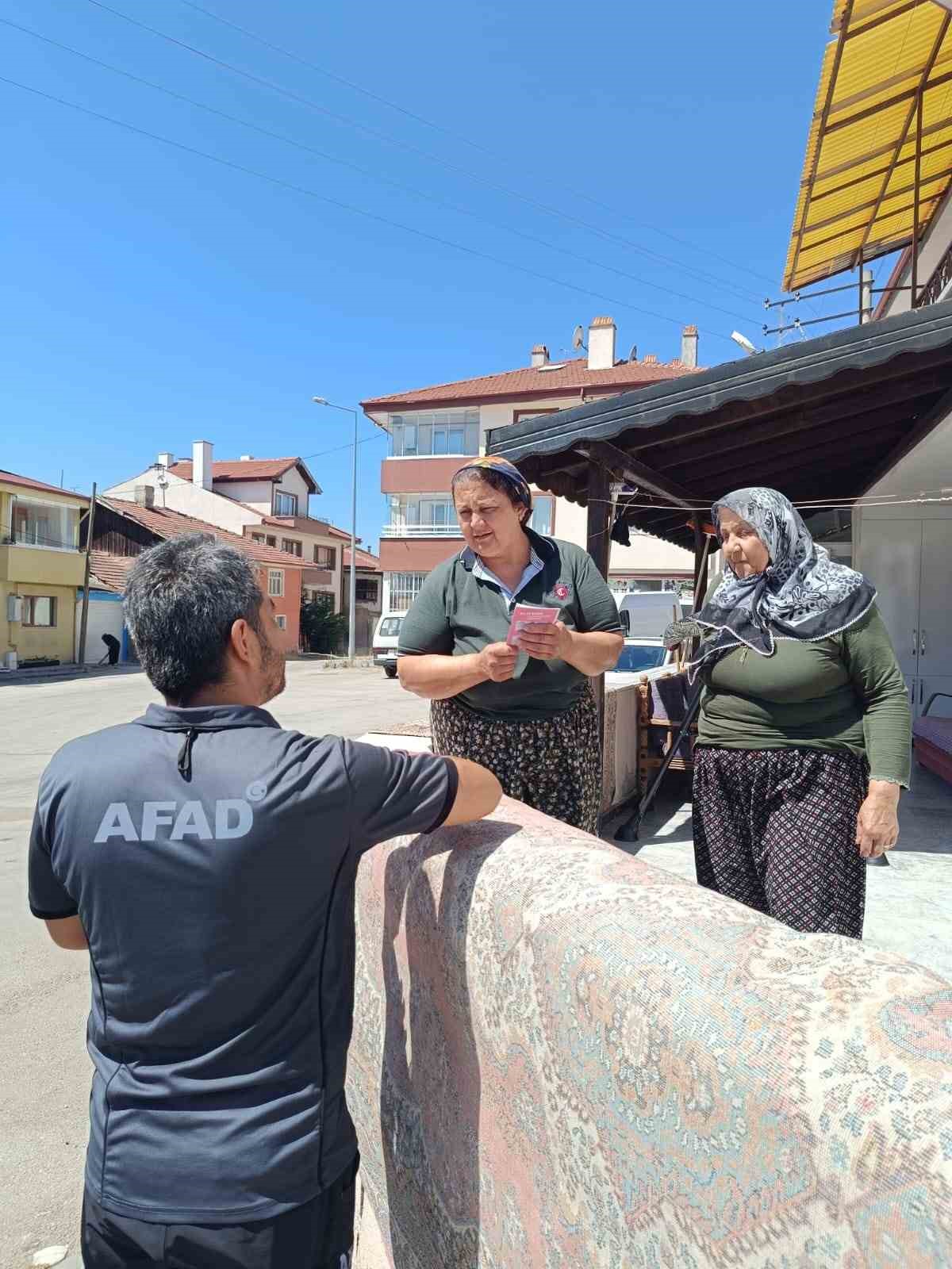 Selden zarar gören mahalle halkına bilgilendirme
