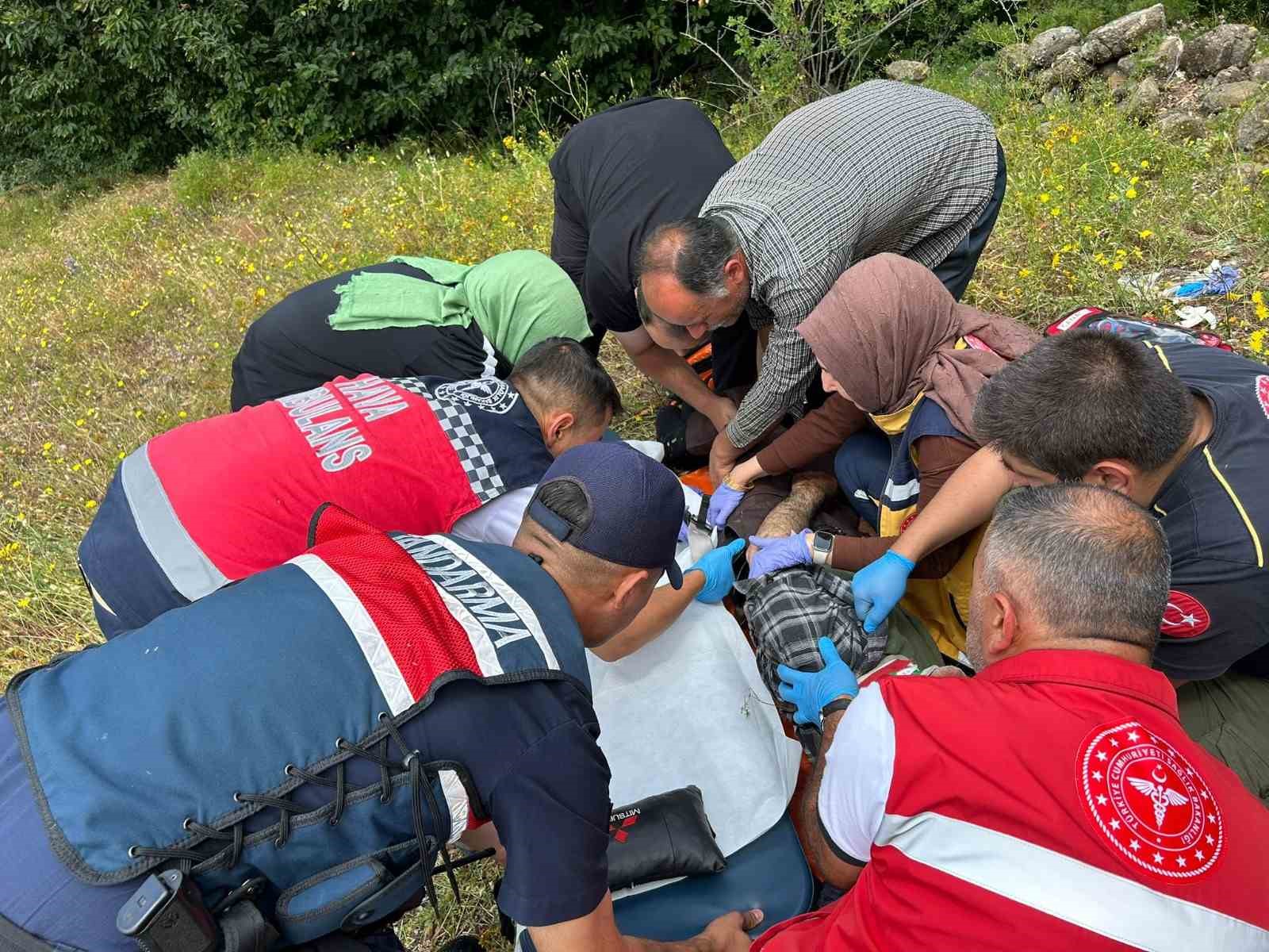 Kırsalda nöbet geçiren hastanın imdadına ambulans helikopter yetişti
