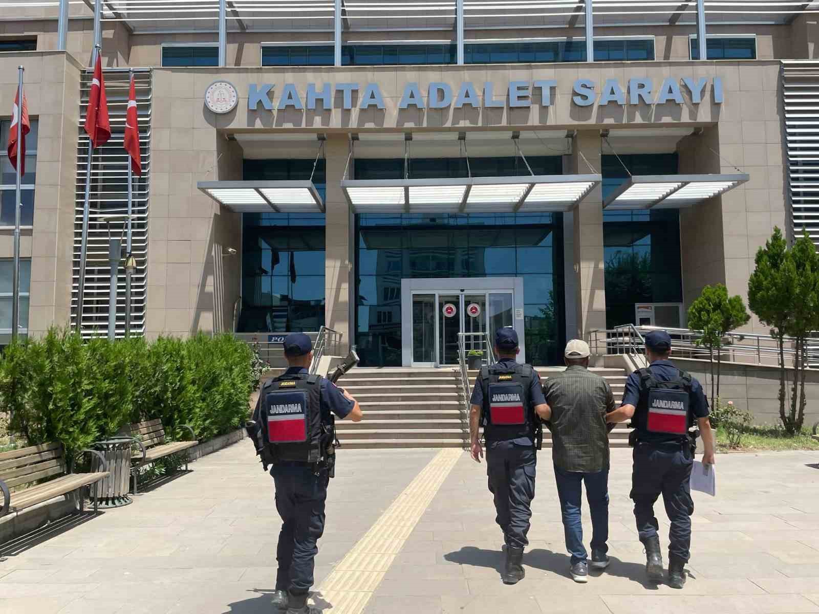 15 Yıl 10 ay kesinleşmiş hapis cezası bulunan şahıs yakalandı
