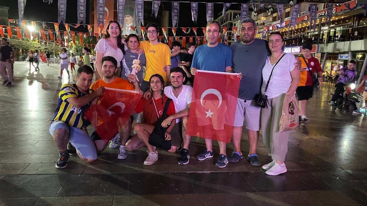 Aydın, Türkiye’nin galibiyetini kutladı
