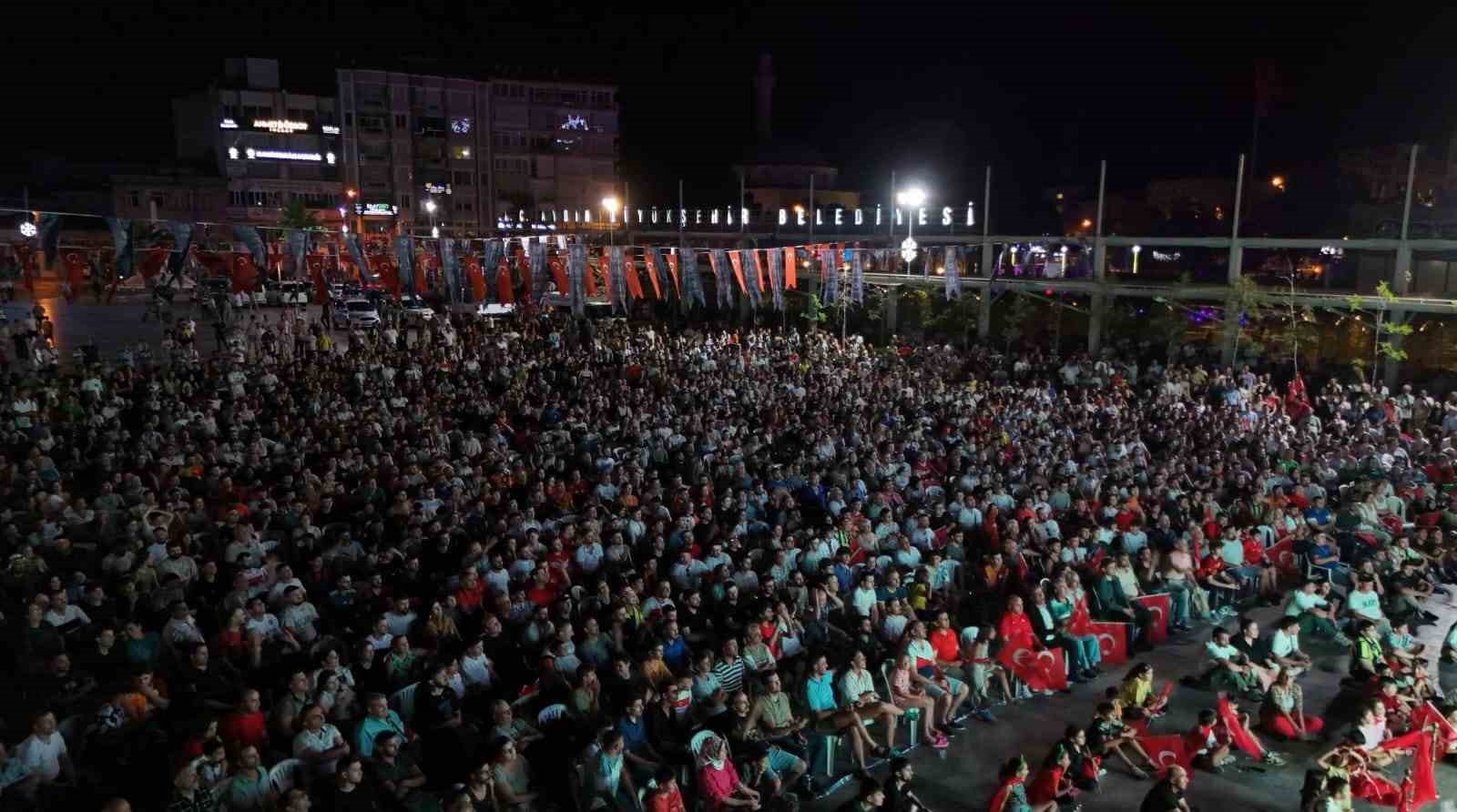 Aydın Büyükşehir, dev ekranlarda milli maç heyecanı yaşattı
