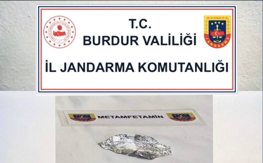 Burdur’da jandarmanın kaçakçılık ve uyuşturucu operasyonlarında 4 kişi tutuklandı
