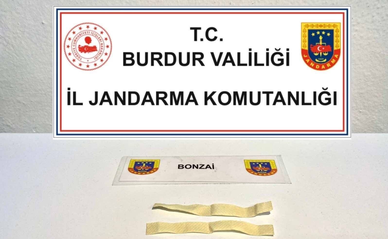 Burdur’da jandarmanın kaçakçılık ve uyuşturucu operasyonlarında 4 kişi tutuklandı
