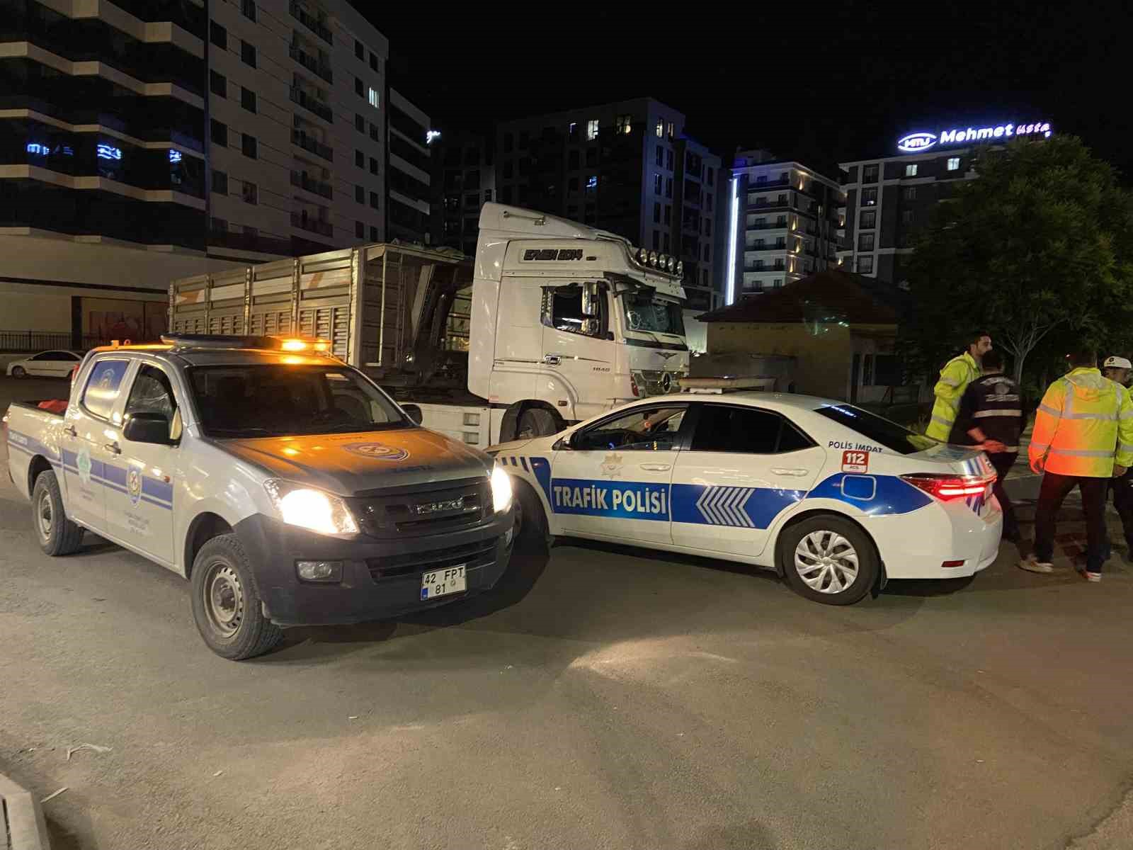 Aksaray’da zabıta ve polis tır denetiminde
