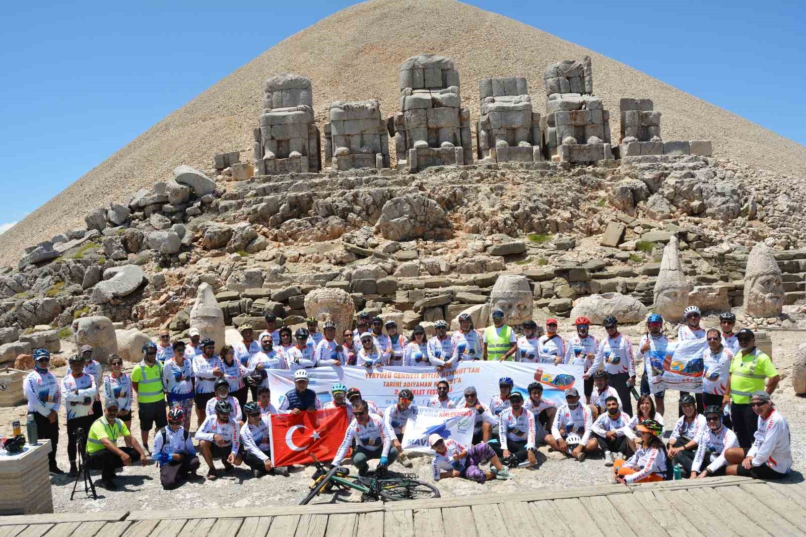 Bitlis Nemrut’tan Adıyaman Nemrut’a bisiklet turu sona erdi
