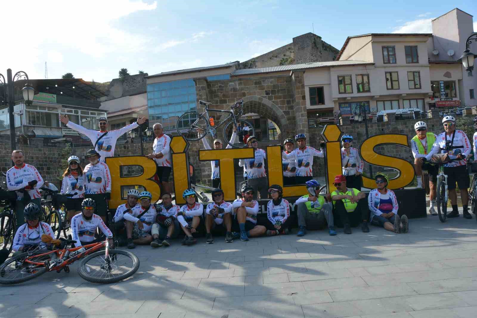 Bitlis Nemrut’tan Adıyaman Nemrut’a bisiklet turu sona erdi
