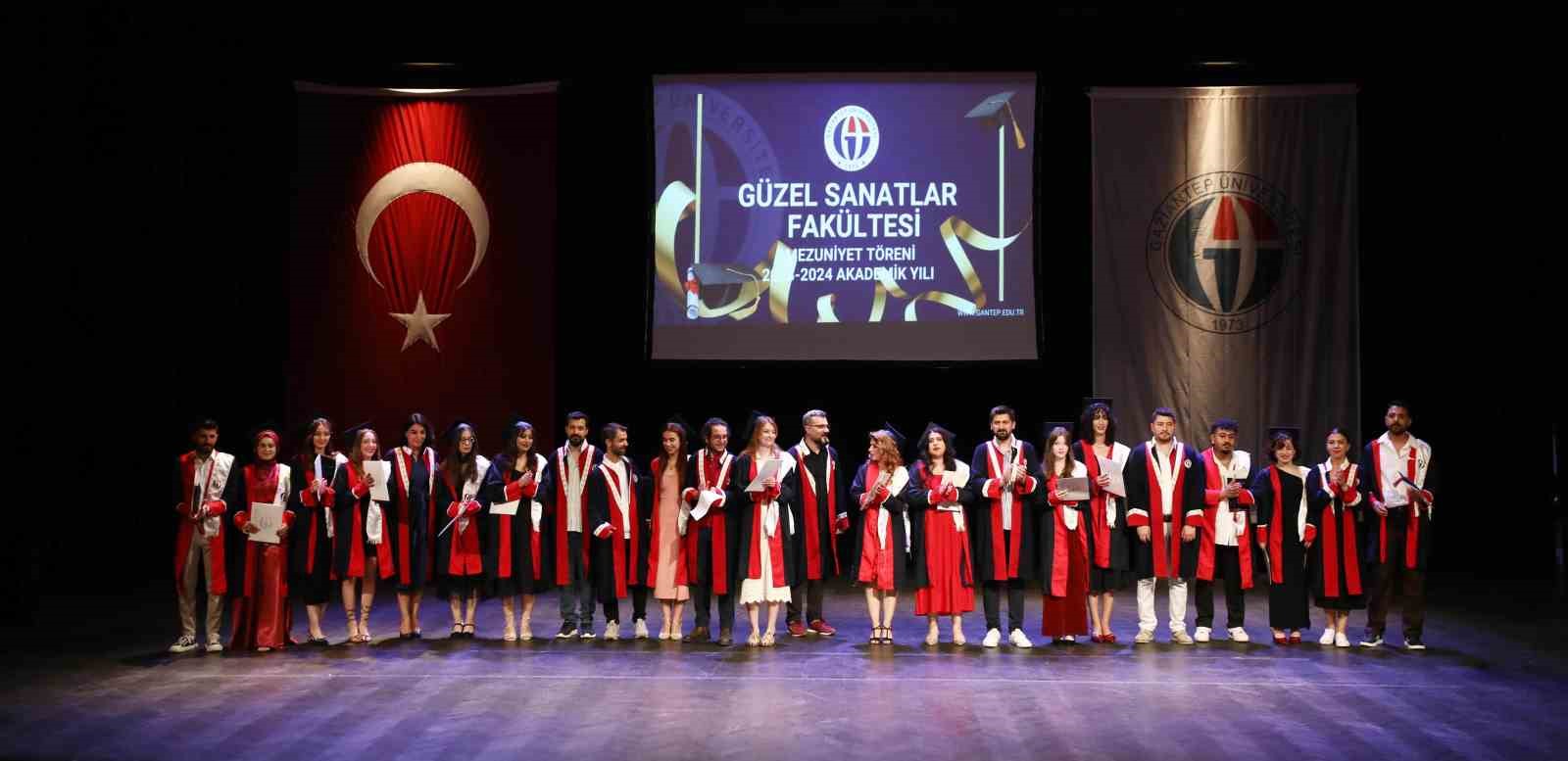 GAÜN Güzel Sanatlar Fakültesinde mezuniyet heyecanı
