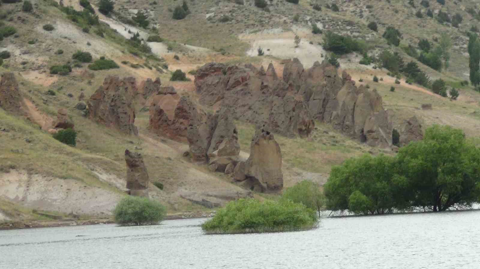 Kars’ın ’peri bacaları’ görenleri hayran bırakıyor
