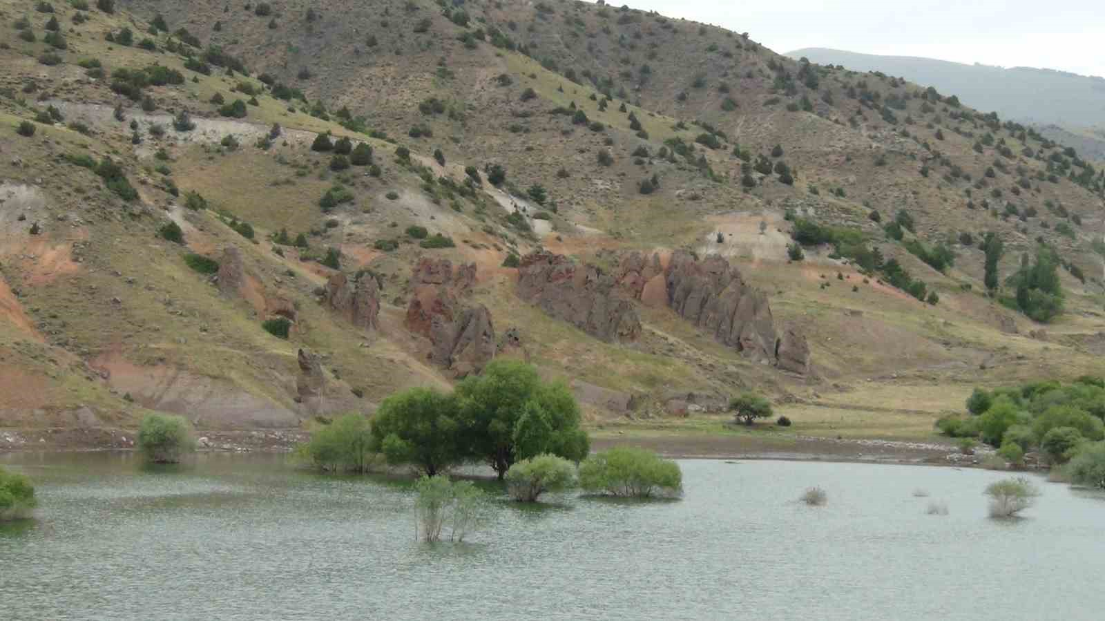 Kars’ın ’peri bacaları’ görenleri hayran bırakıyor
