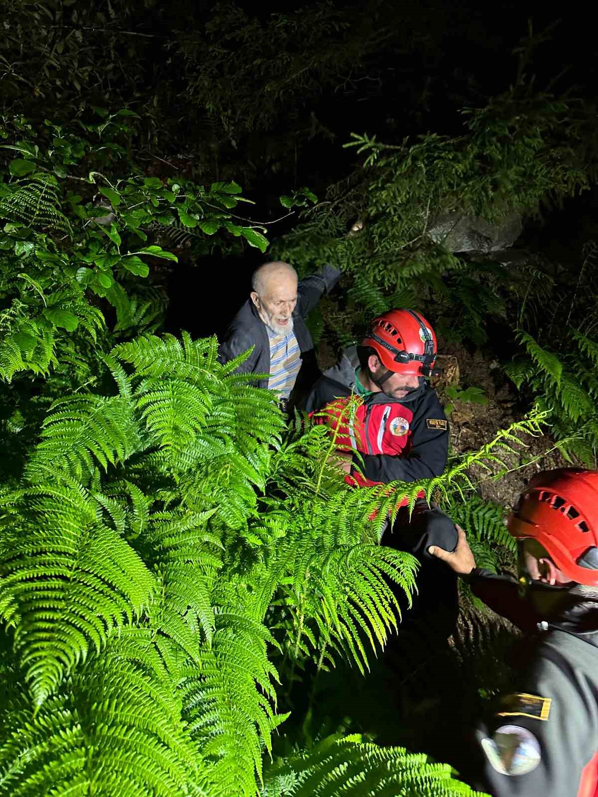 Rize’de kaybolan vatandaş kurtarma ekipleri tarafından bulundu
