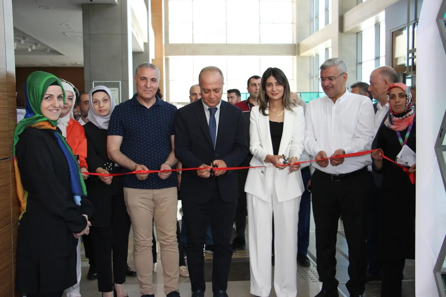 Elazığ’da hasta ve yakınlarının katkısı ile el işi ve resim sergisi açıldı
