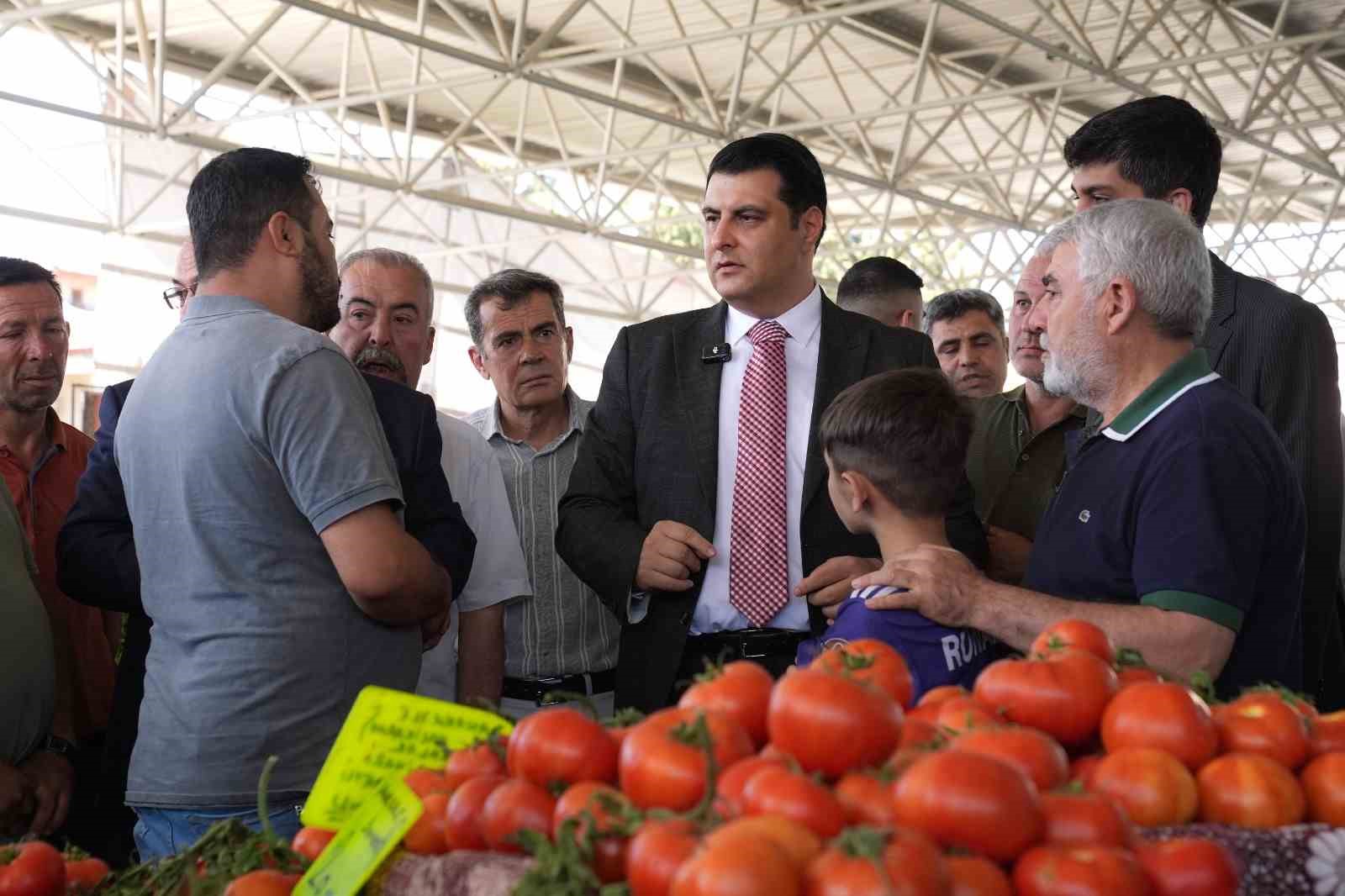 Yılmaz, pazarcı esnafıyla bir araya geldi
