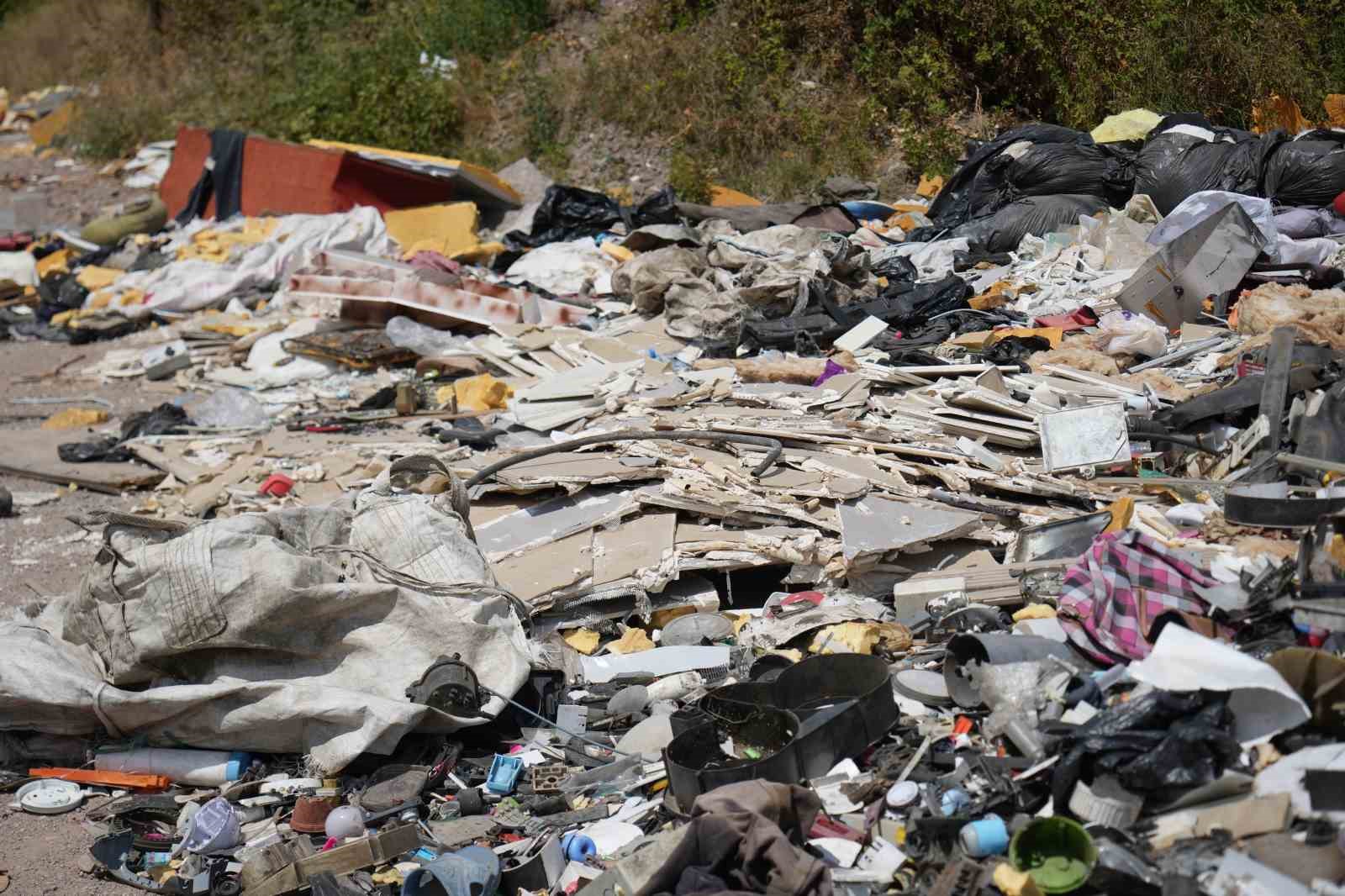 Şehrin göbeğinde ’utandıran’ görüntü: Kimse önlem almıyor
