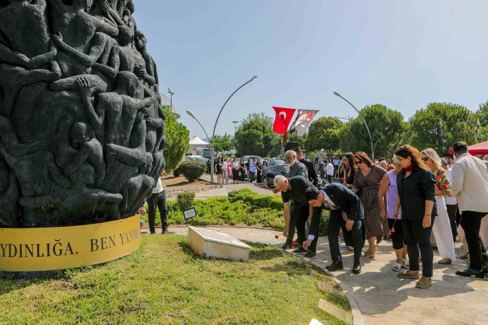 Bayraklı’da ‘Madımak’ unutulmadı
