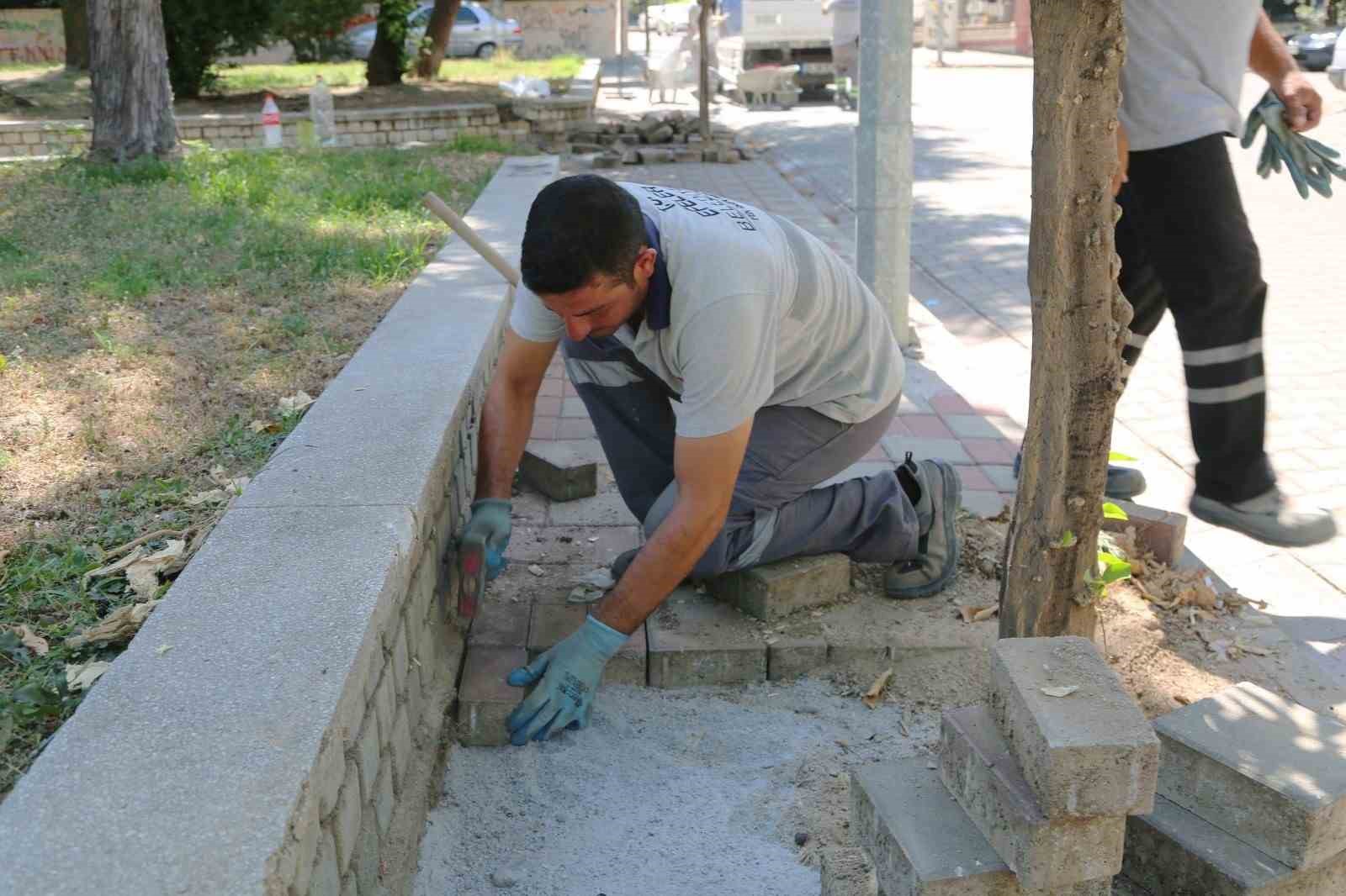 Efeler Belediyesi’nden kaldırım düzenlemesi
