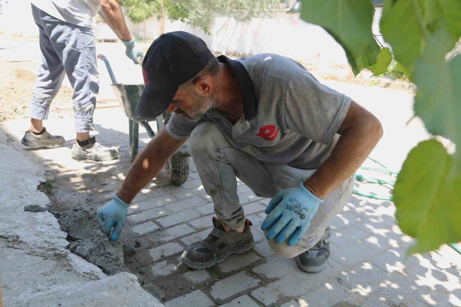 Efeler Belediyesi’nden kaldırım düzenlemesi
