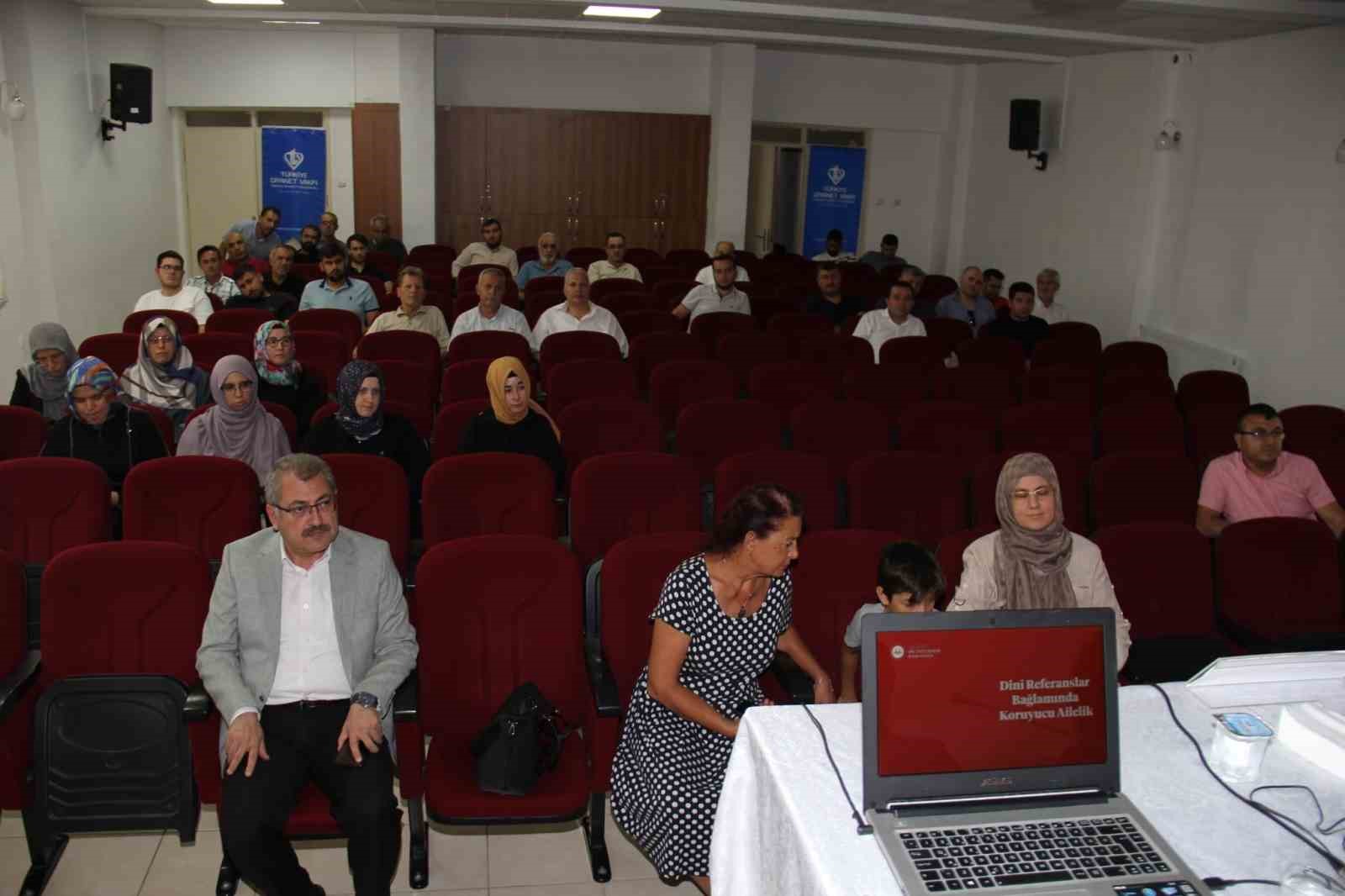 Muğla İl Müftülüğü’nde ’Dini Referanslar Bağlamında Koruyucu Ailelik’ paneli düzenlendi
