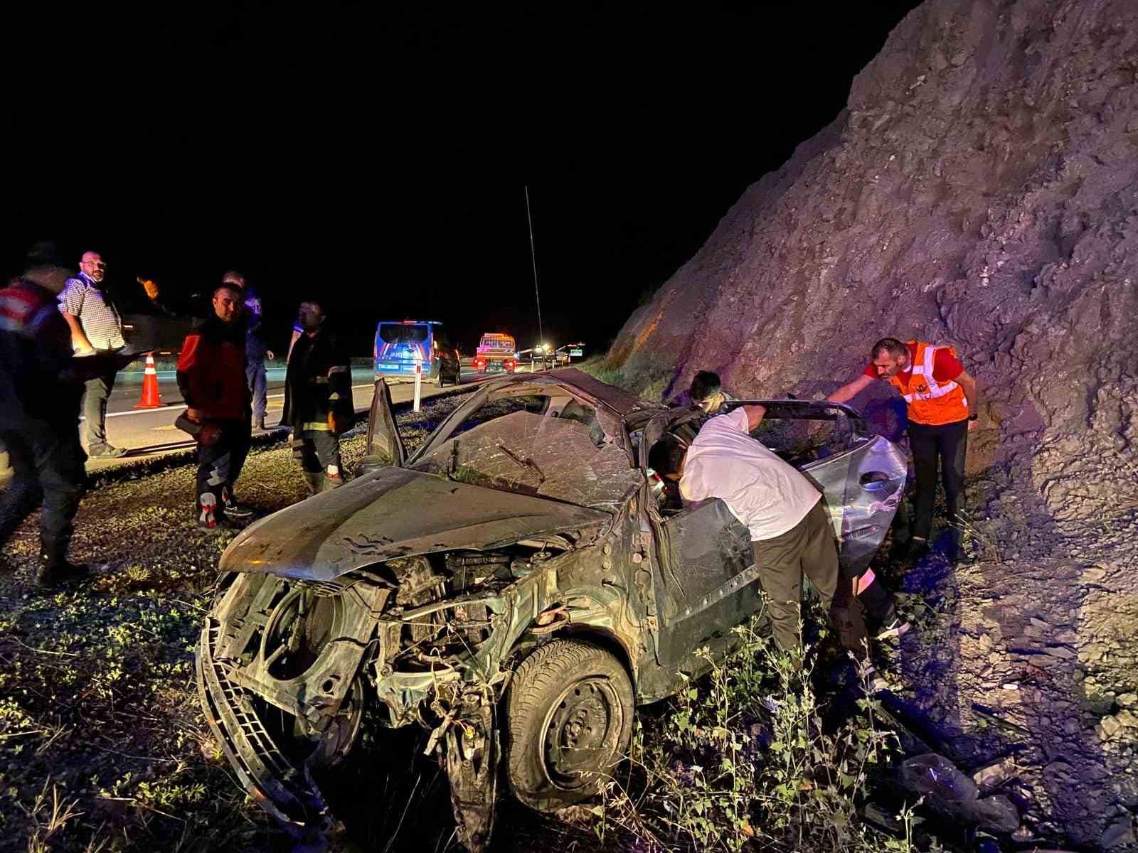 TEM’de feci kaza: 1 ölü, 2 yaralı
