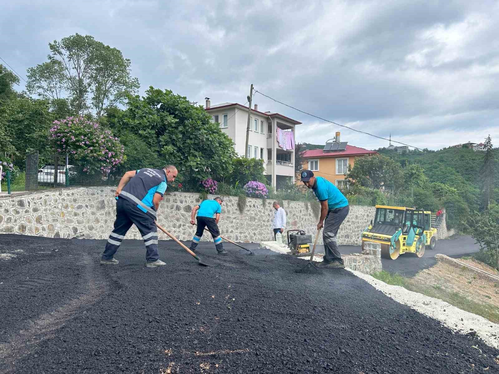 Kelebek hastası Ayşenur için 120 metrelik beton yol asfaltlandı
