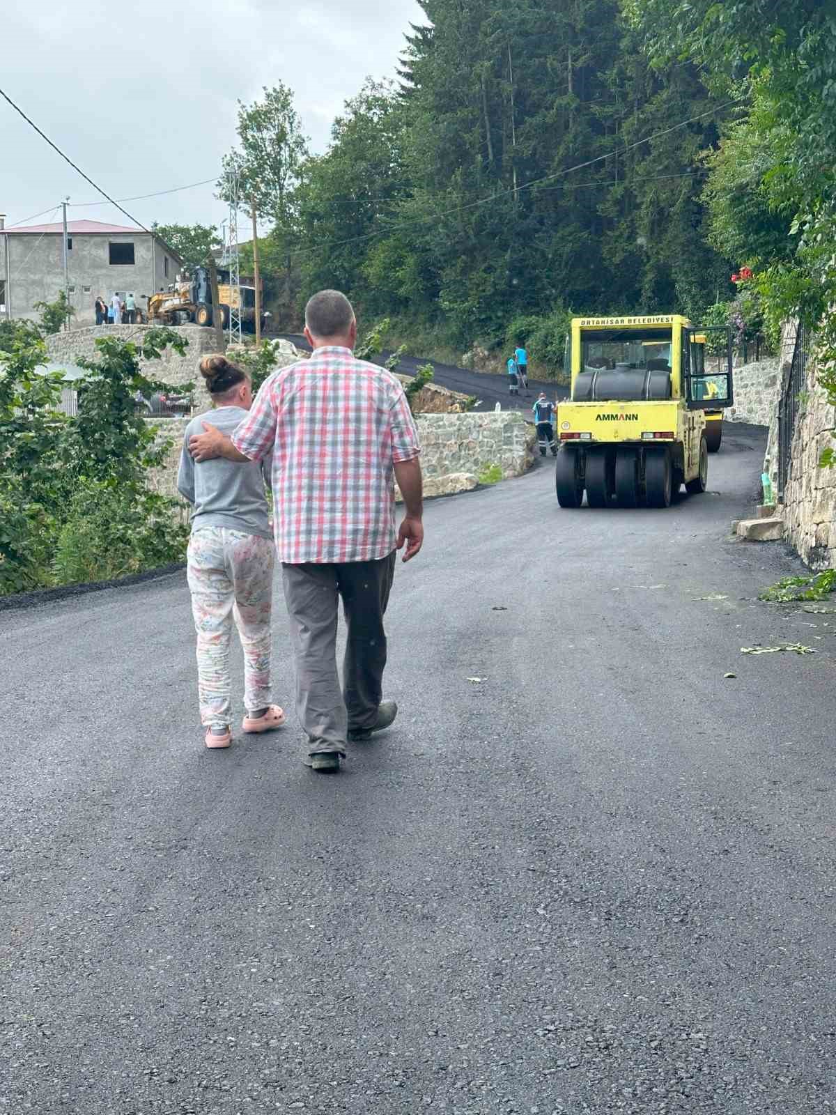 Kelebek hastası Ayşenur için 120 metrelik beton yol asfaltlandı
