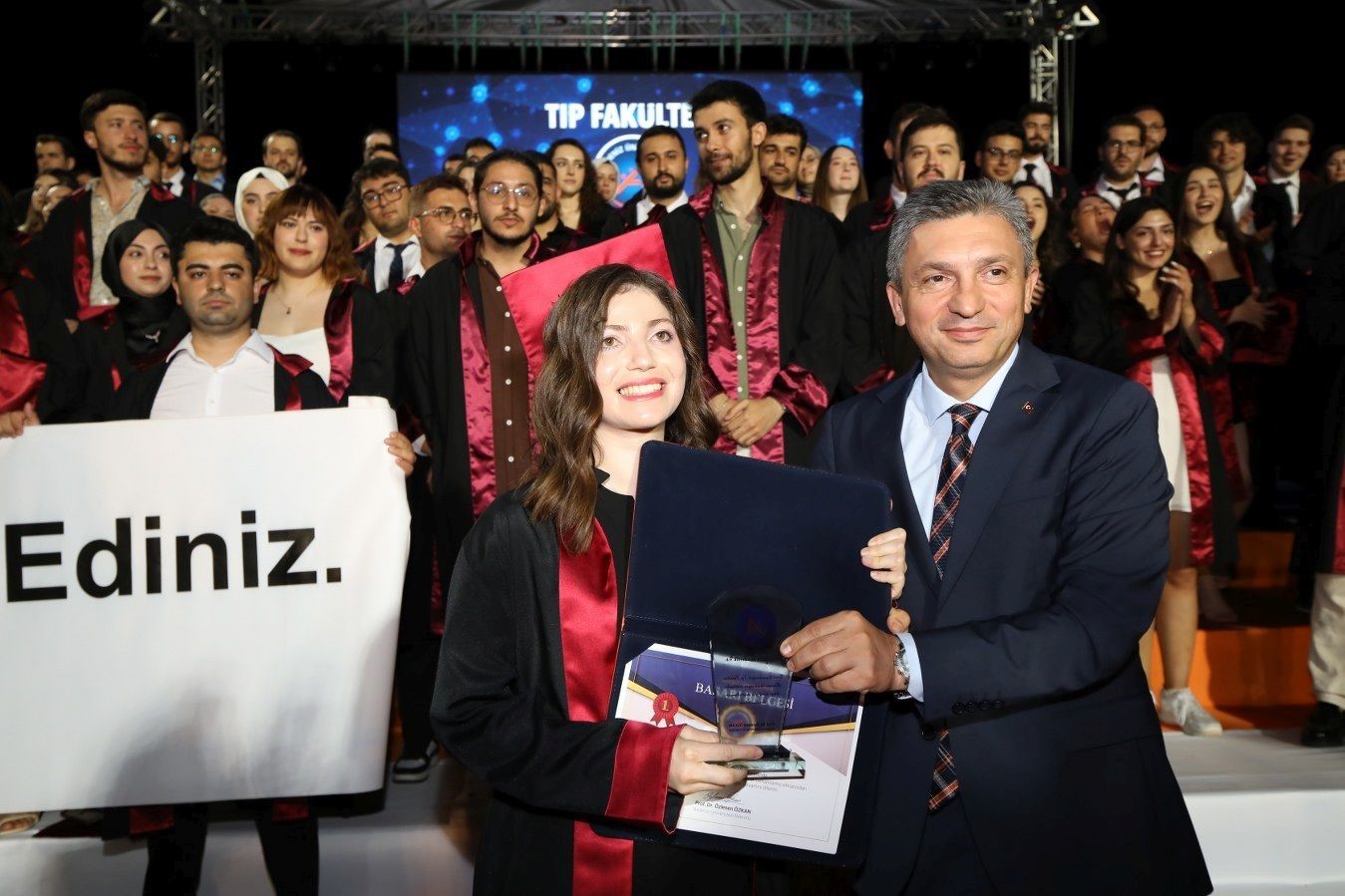 Akdeniz Üniversitesi’nde mezuniyet coşkusu
