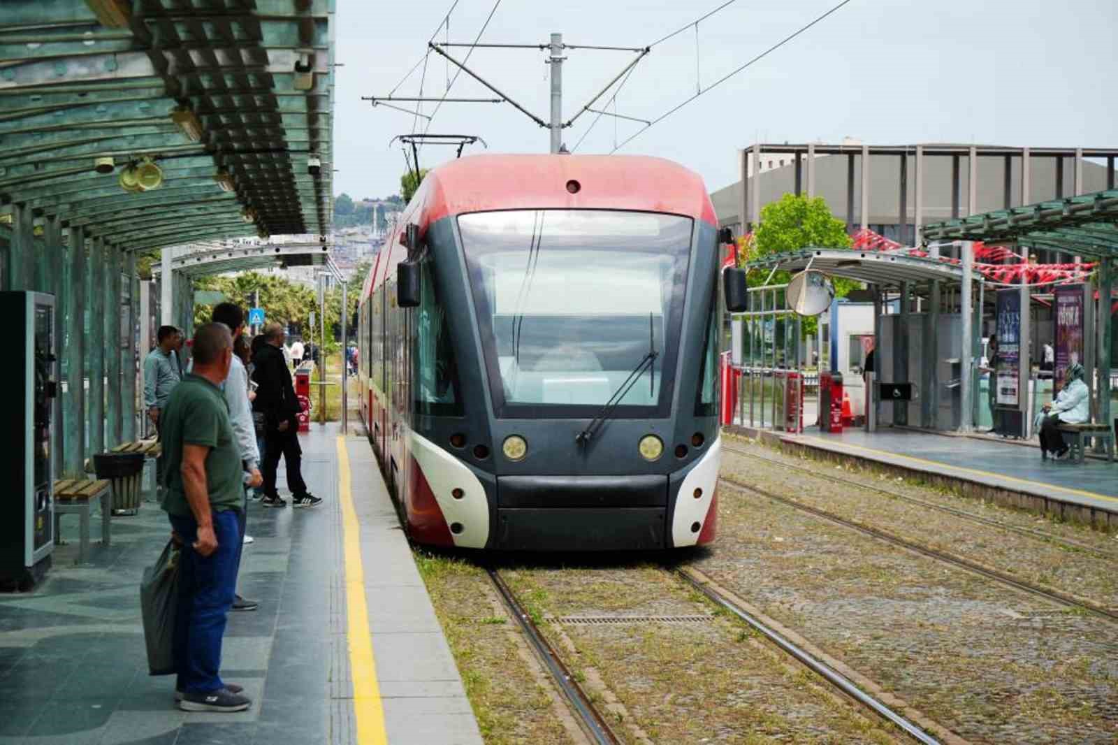 Samsun’a 10 yeni tramvay alımı için imzalar atılıyor
