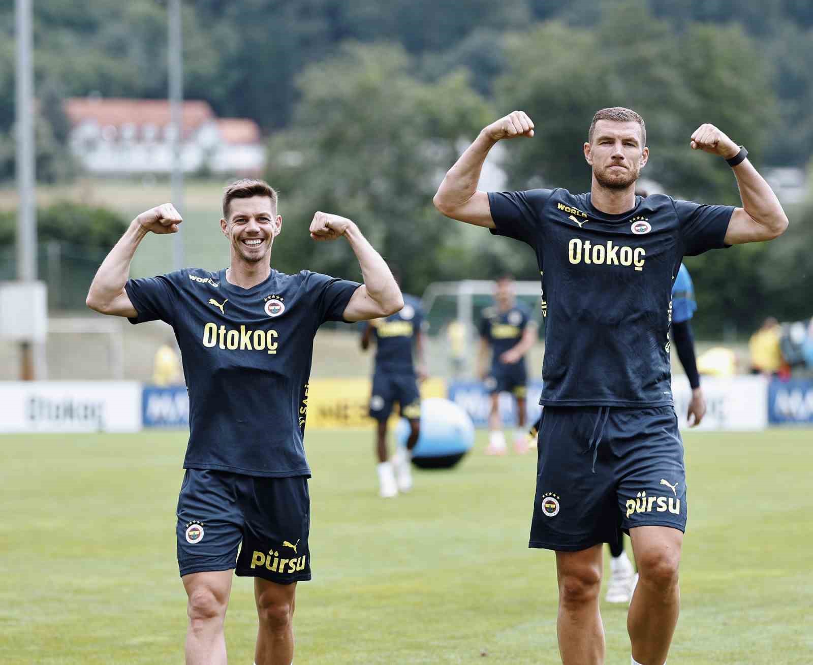 Fenerbahçe, hazırlıklarını sürdürdü
