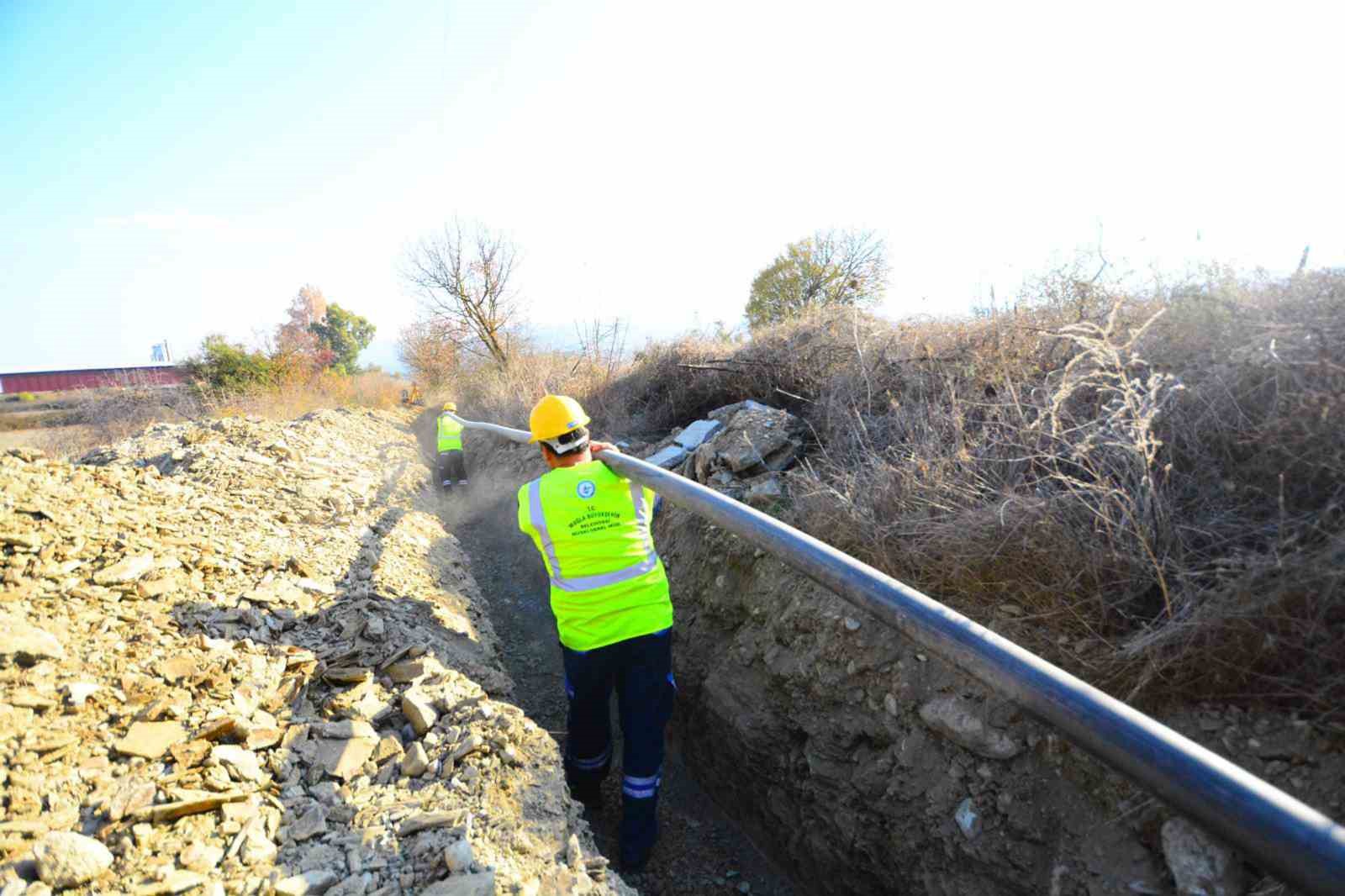 Yeniköy Mahallesinin içme suyu hatları yenileniyor
