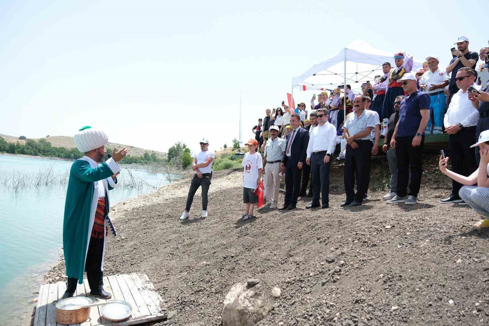 Muhteşem festival göle maya çalma ile başladı
