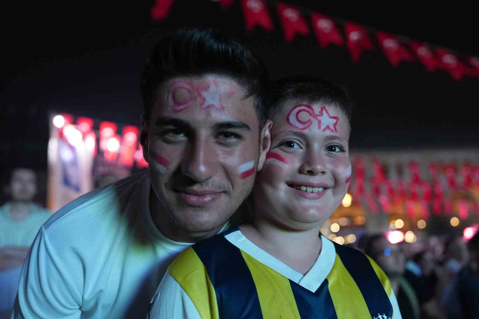 Millilerin zafer coşkusu Bağlarbaşı Kongre Ve Kültür Merkezi’nde yaşandı
