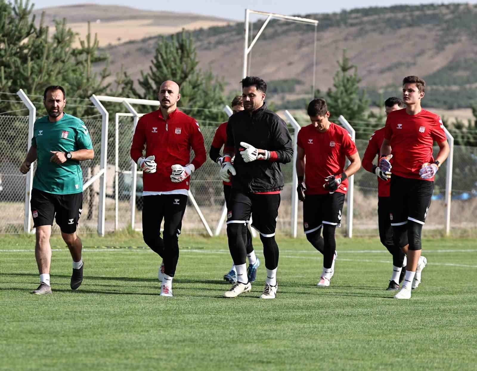 Sivasspor günü çift idmanla tamamladı
