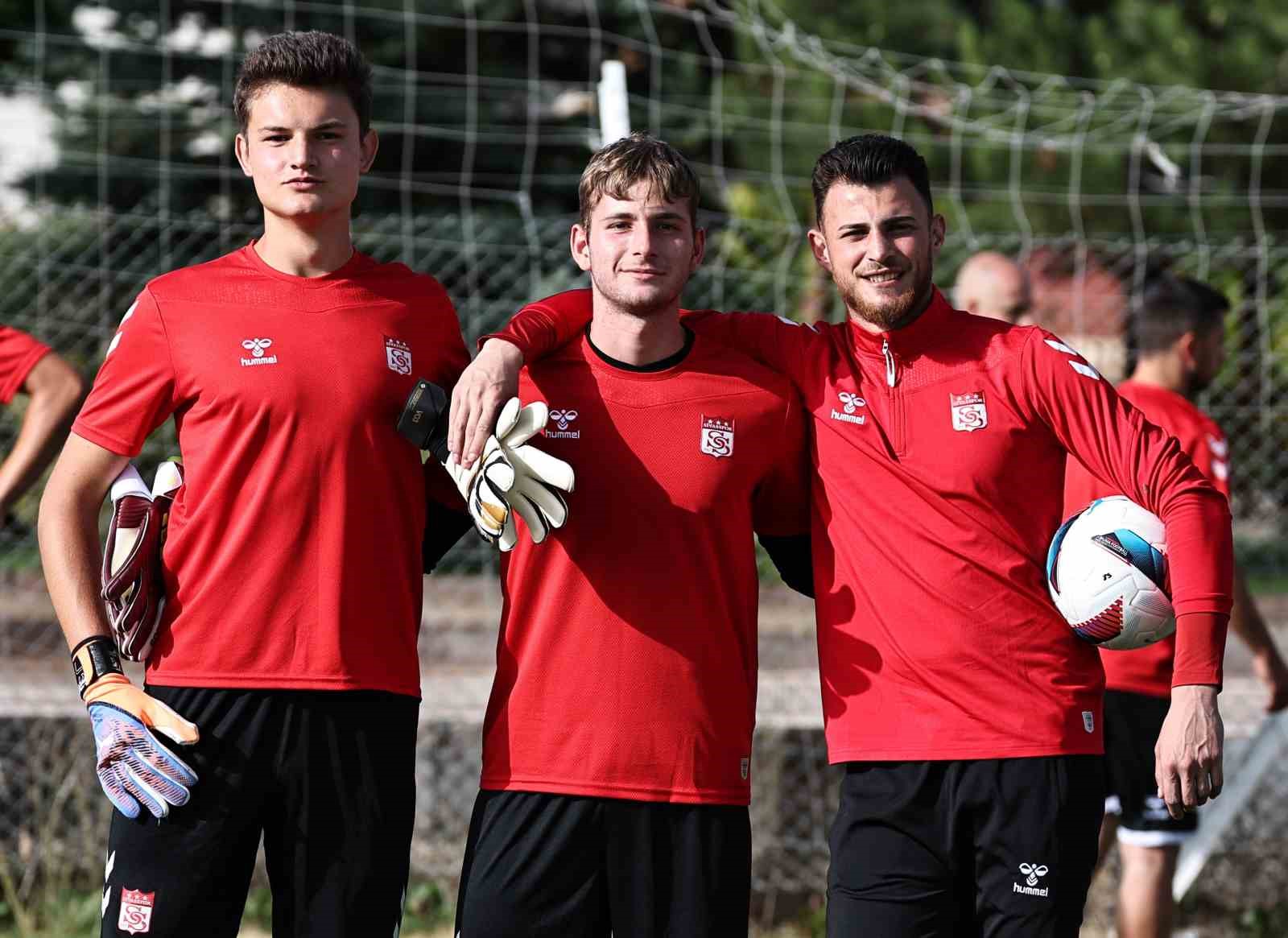 Sivasspor günü çift idmanla tamamladı
