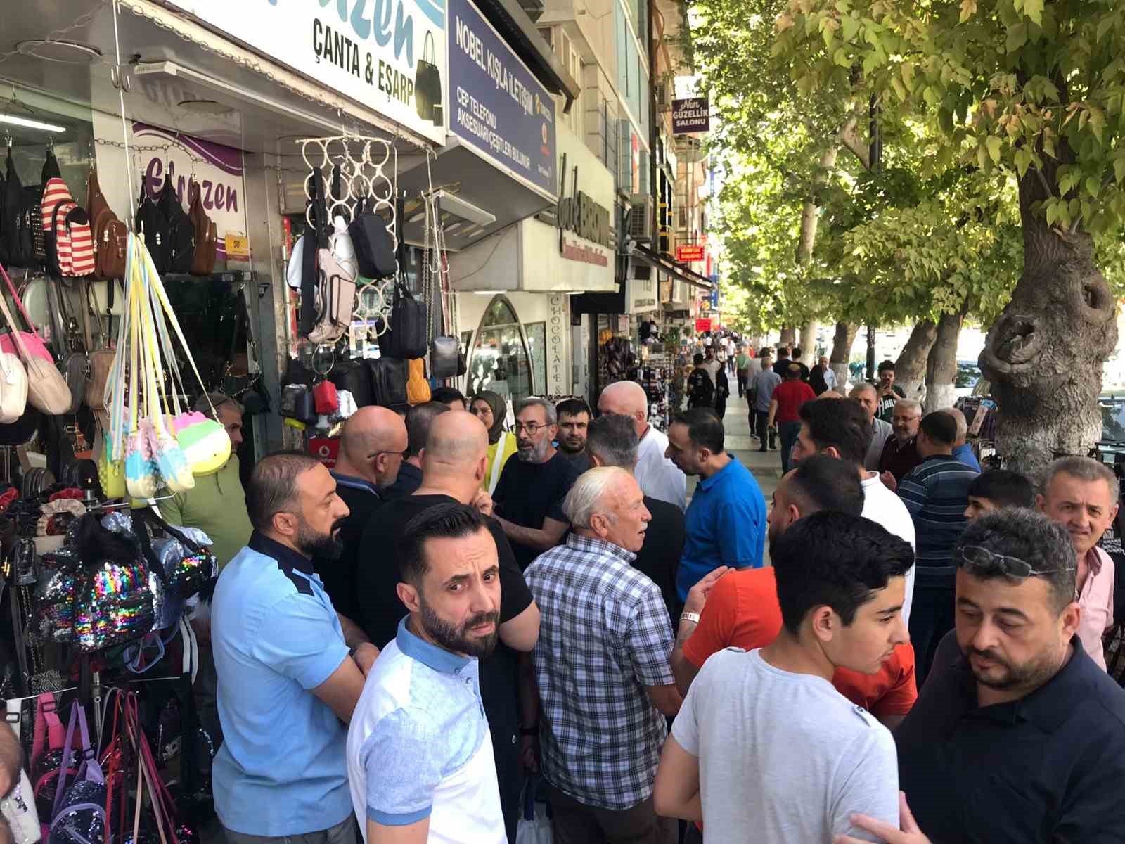 MAGİNDER Yönetim Kurulu Başkanı Karademir, Kışla Caddesi esnafını ziyaret etti
